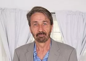 Steve Holmes