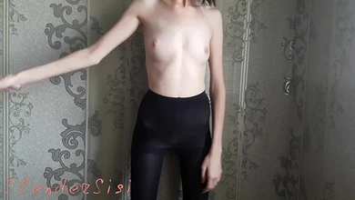 Красивая попка худышки в колготках вся обкончана после ласк - жарких и необычных...