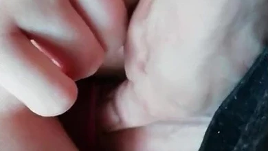 Коллектор трахает девку в наручниках в жопу самотыками и хуем за долги, снимая на телефон