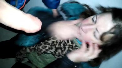 Заснял свою малую в парадном на камеру, как та работает своим грязным ротиком