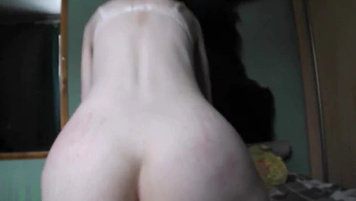 Пустил пожить к себе старого друга, а он выебал его молодую дочку, да ещё и заснял это на телефон