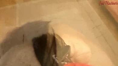 Семейка БДСМщиков отмечают рождество грубым трахом в рот в маске с окончанием внутрь