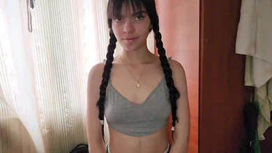 Зашёл пообщаться с сестричкой и заодно ей присунул